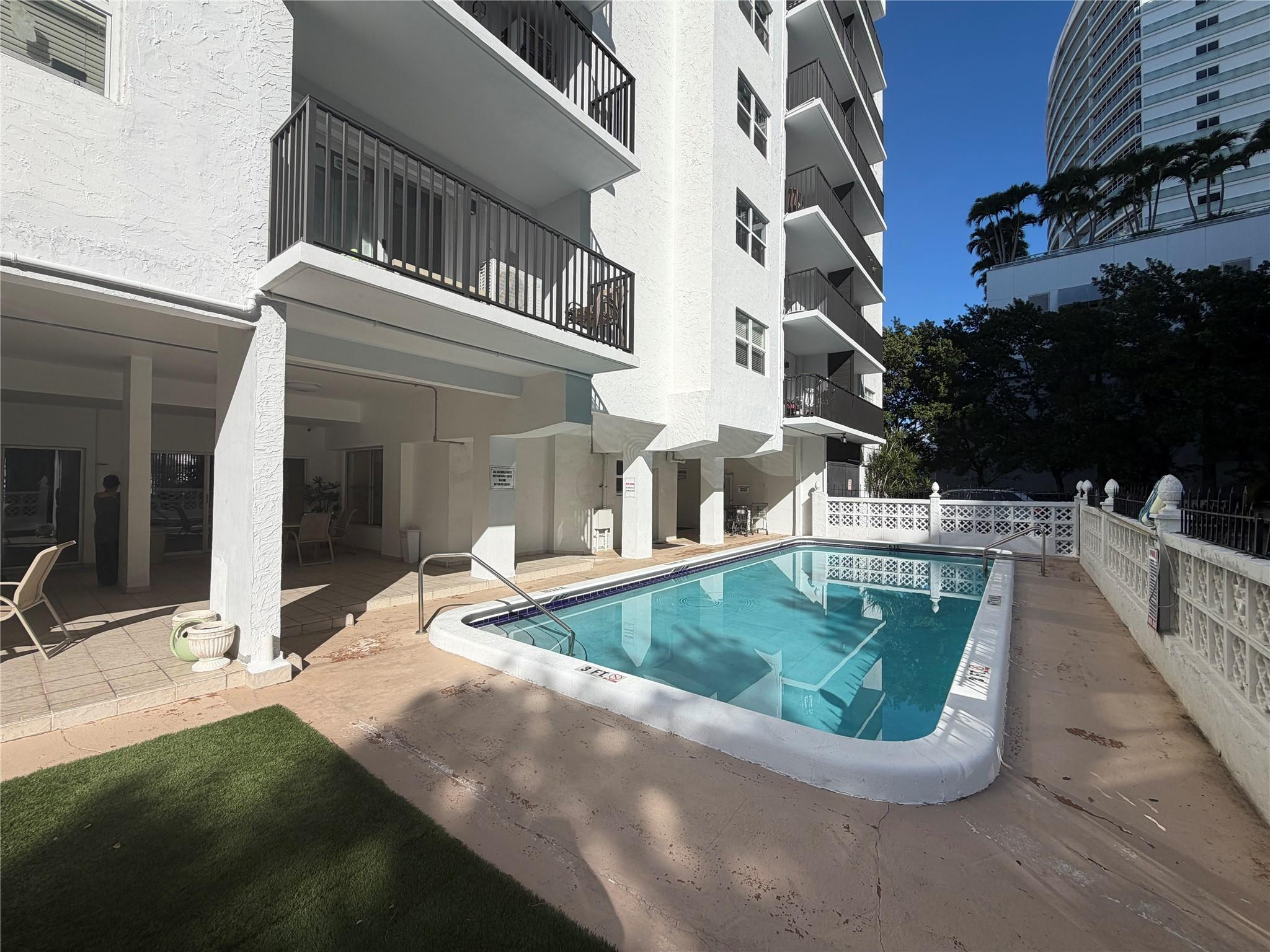 3000 Riomar Street, Unit 406 Fort Lauderdale, FL 33304 - Photo 21 of 27 Photo 22