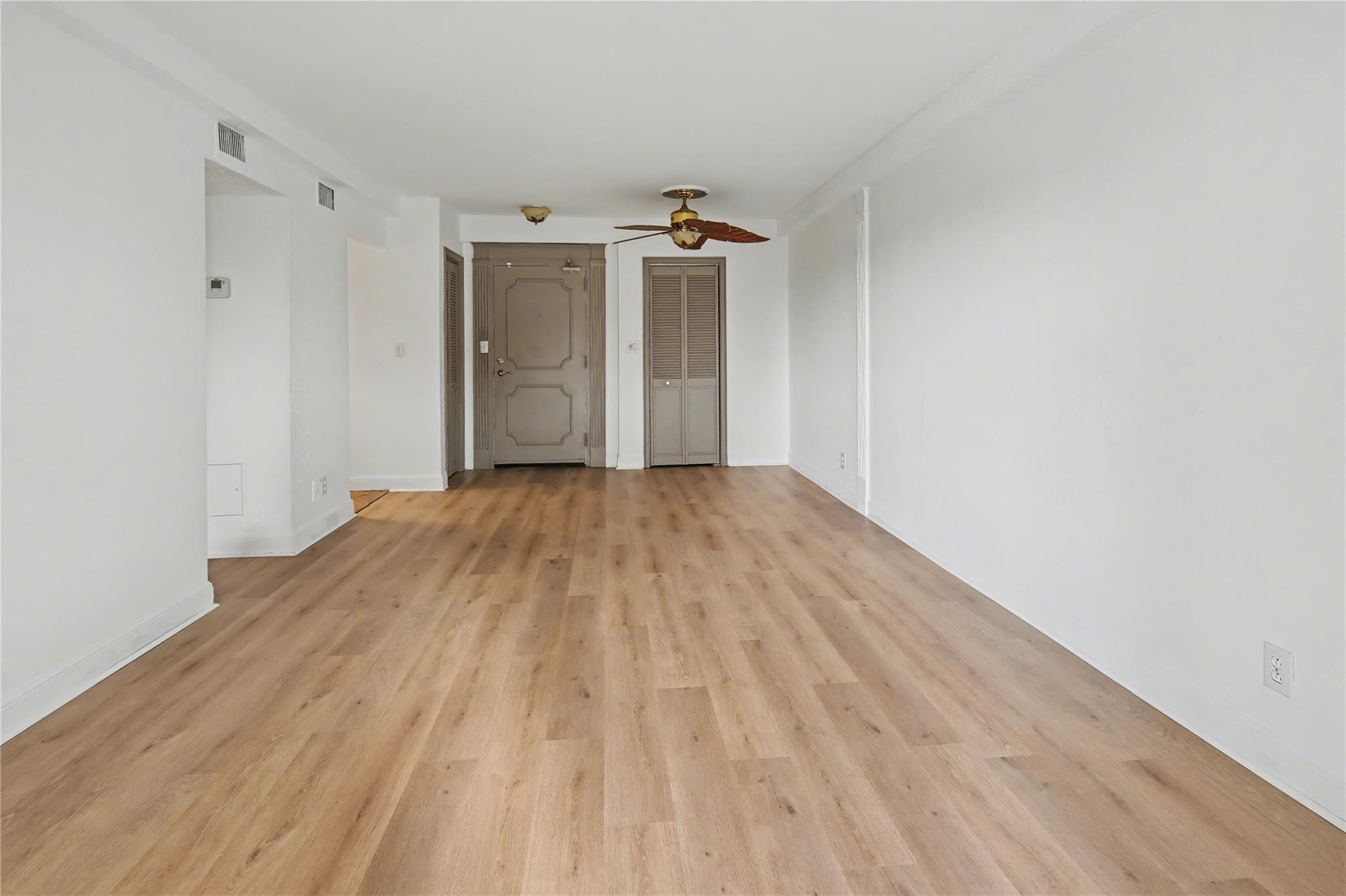 3000 Riomar Street, Unit 406 Fort Lauderdale, FL 33304 - Photo 5 of 27 Photo 5