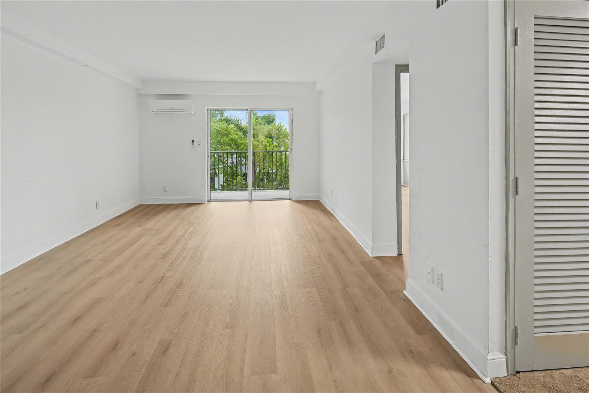 3000 Riomar Street, Unit 406 Fort Lauderdale, FL 33304 - Photo 6 of 27 Photo 6