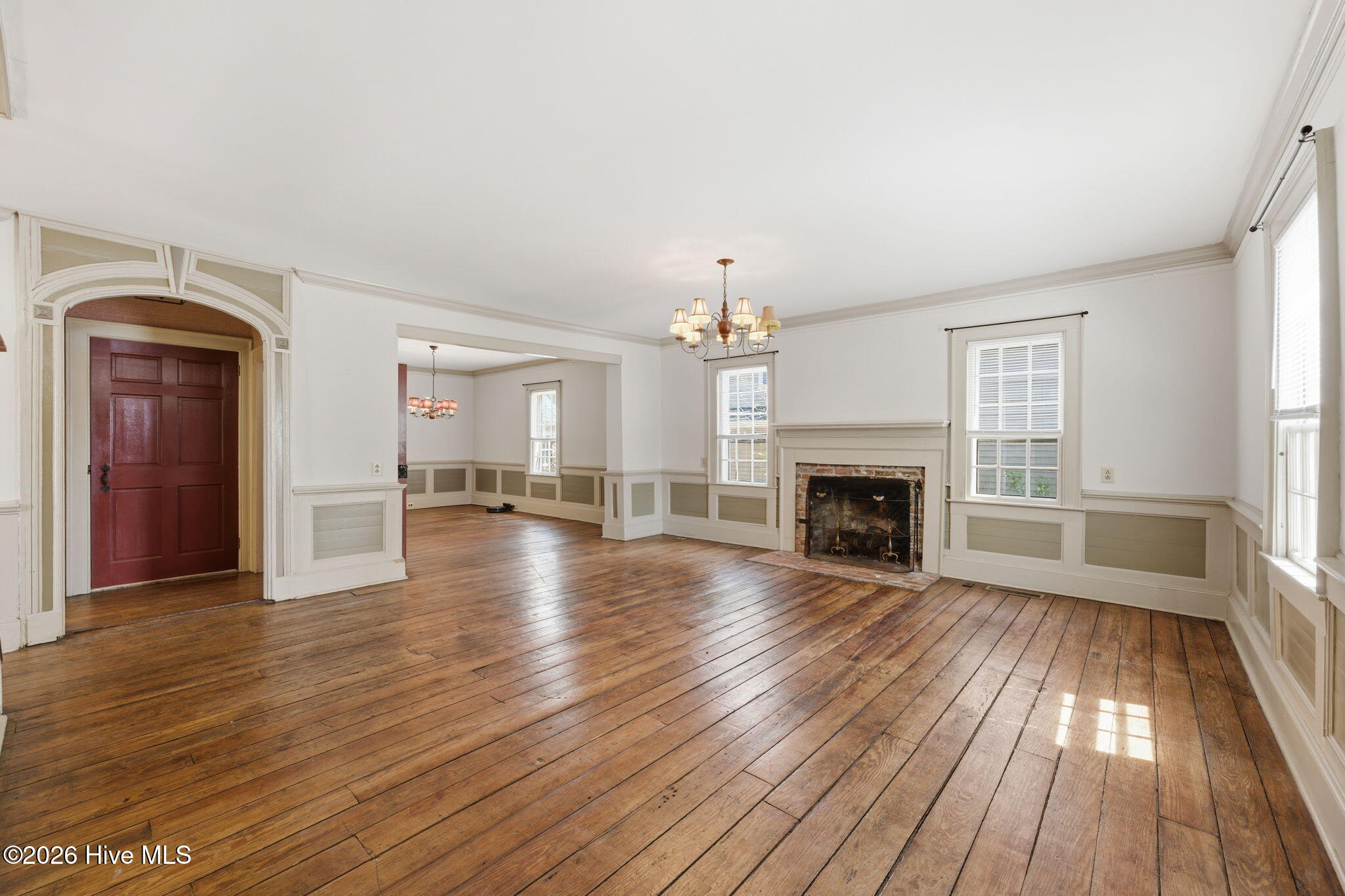 804 Pollock Street New Bern, NC 28562 - Photo 14 of 47 Living room with operational wood burning fireplace!