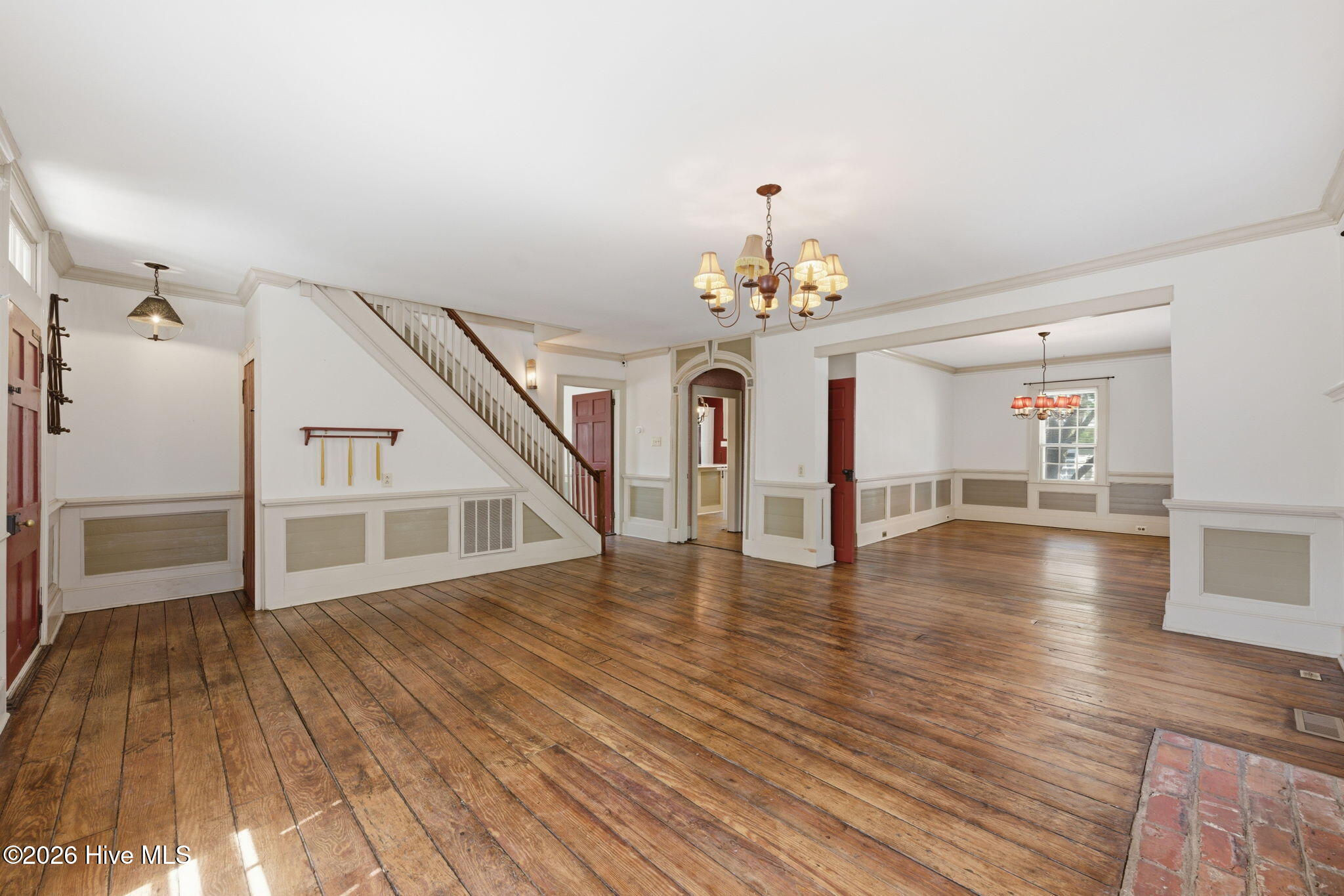 804 Pollock Street New Bern, NC 28562 - Photo 15 of 47 Original moldings and doors