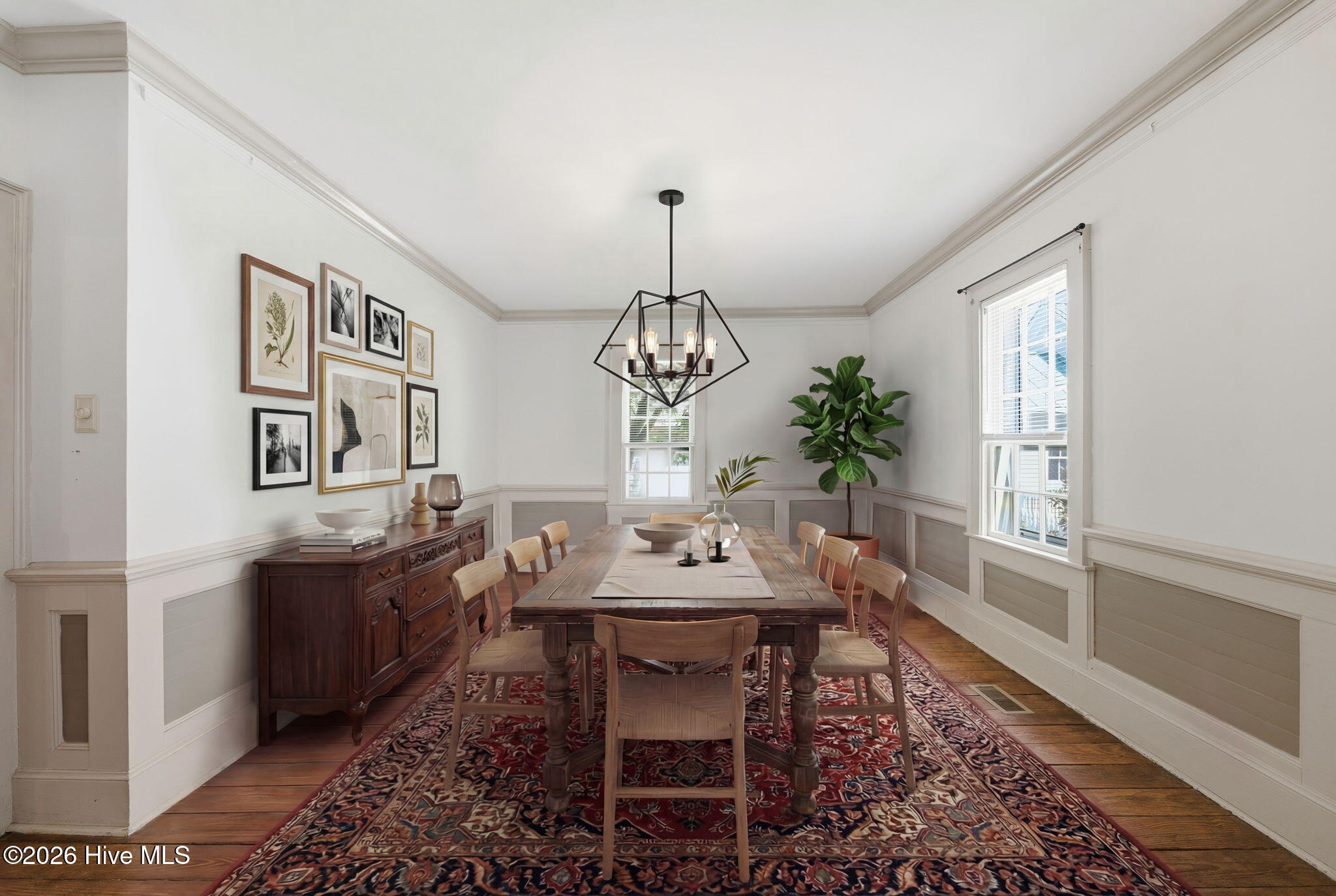 804 Pollock Street New Bern, NC 28562 - Photo 19 of 47 Staged dining room