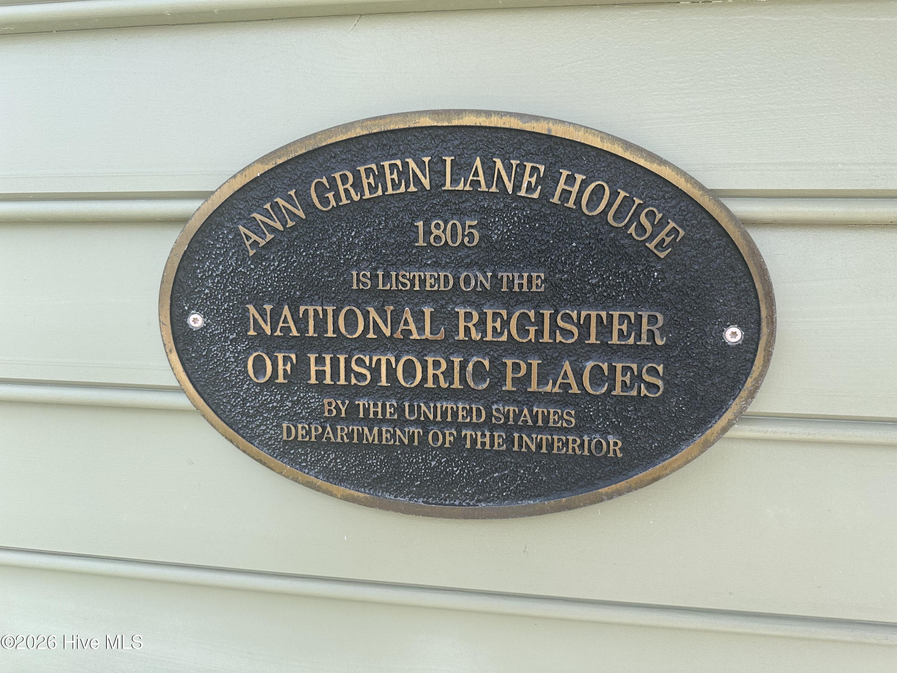 804 Pollock Street New Bern, NC 28562 - Photo 2 of 47 IMG_9619