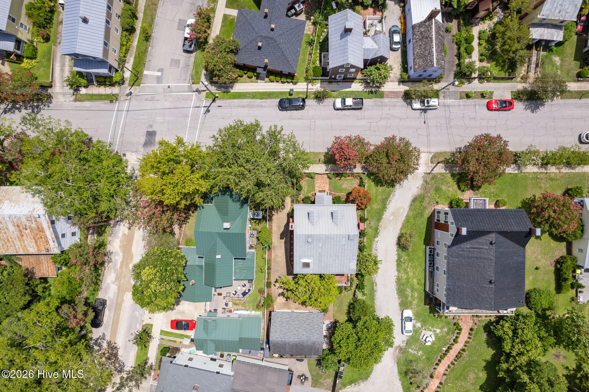 804 Pollock Street New Bern, NC 28562 - Photo 5 of 13 Seamed metal roof