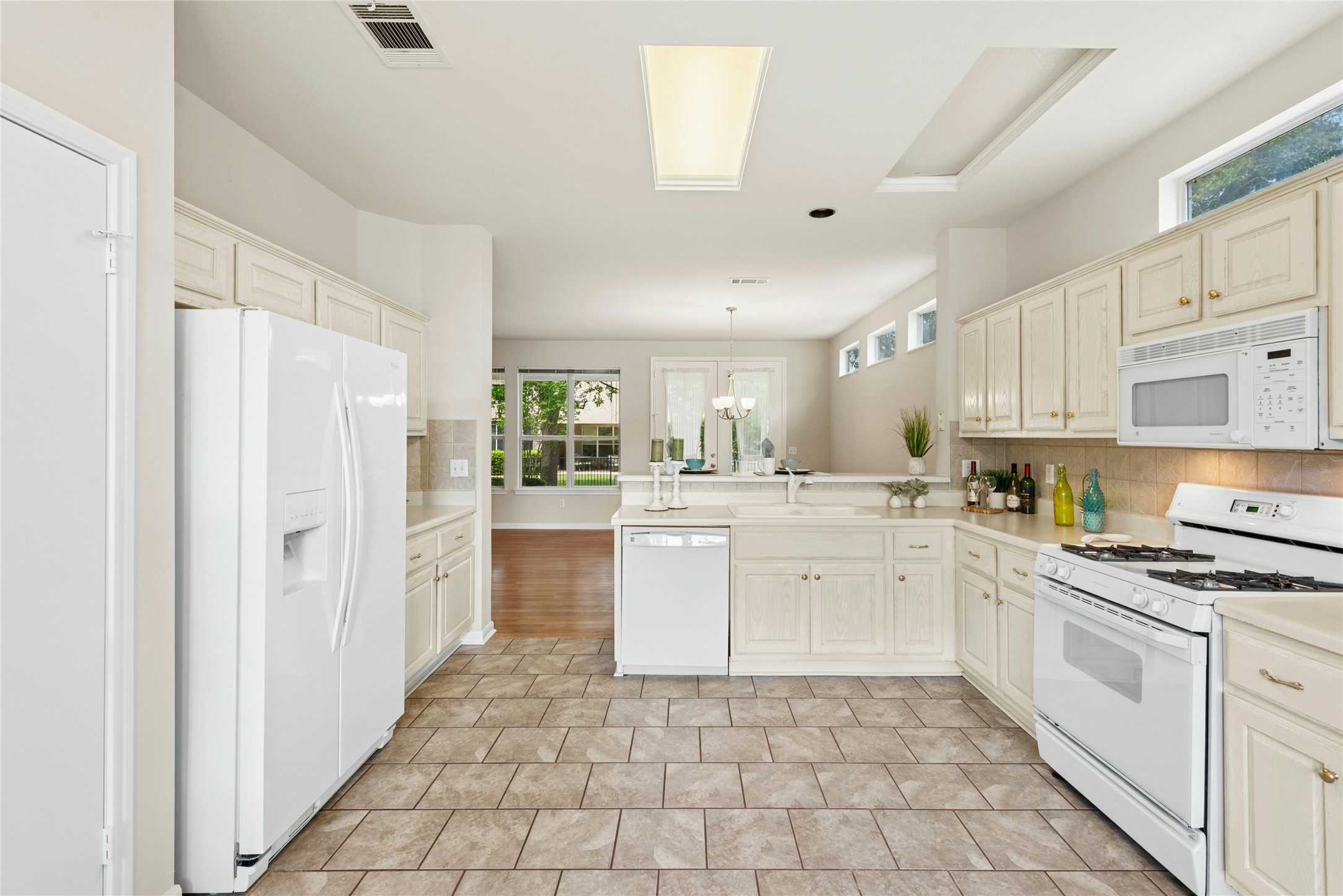 104 Anemone Way Georgetown, TX 78633 - Photo 11 of 28