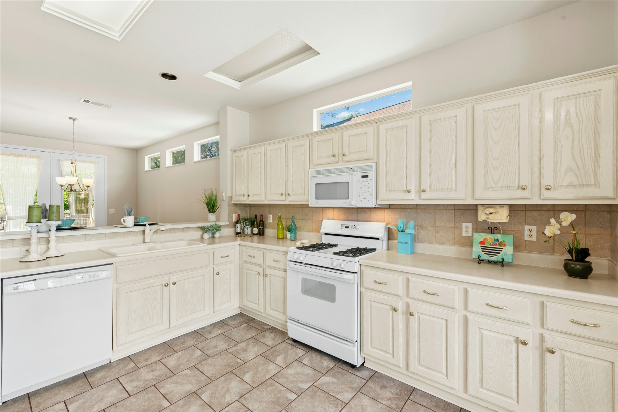 104 Anemone Way Georgetown, TX 78633 - Photo 8 of 28