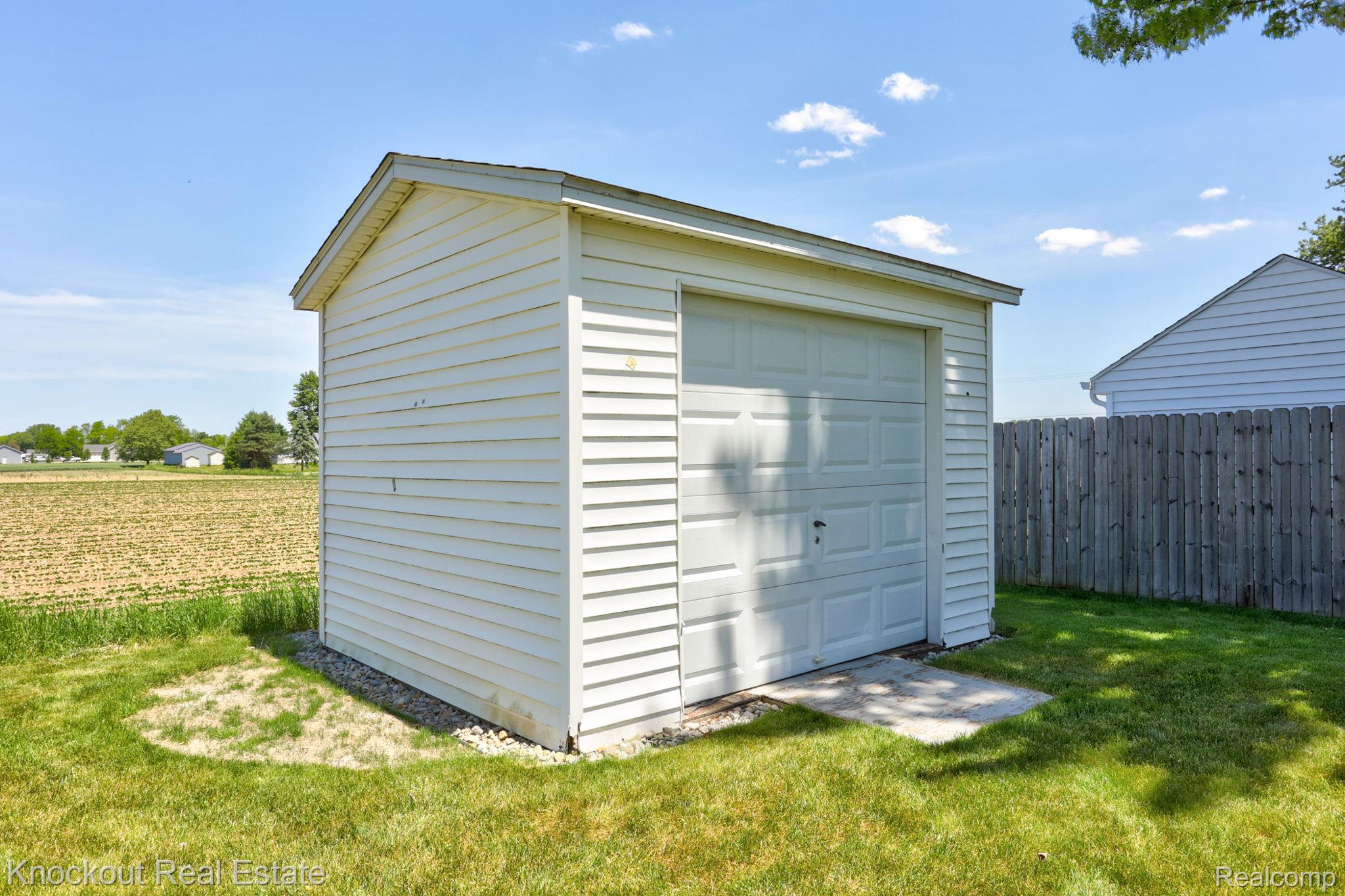 9941 Lange Road Birch Run, MI 48415 - Photo 37 of 42 40-web-or-mls-9941 Lange Rd Birch Run -40.jpg