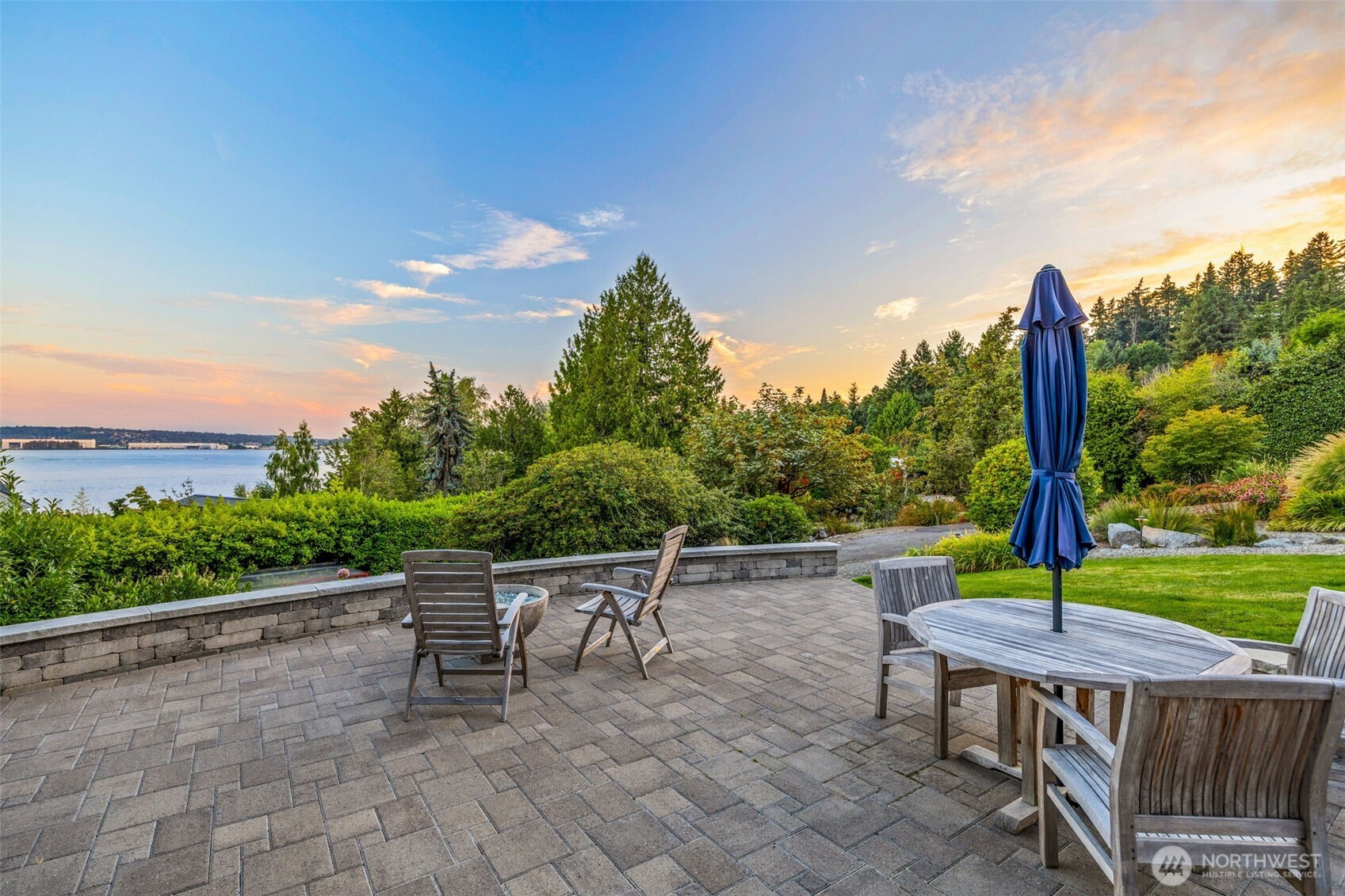 8246 East Mercer Way Mercer Island, WA 98040 - Photo 35 of 39 an outdoor view having patio