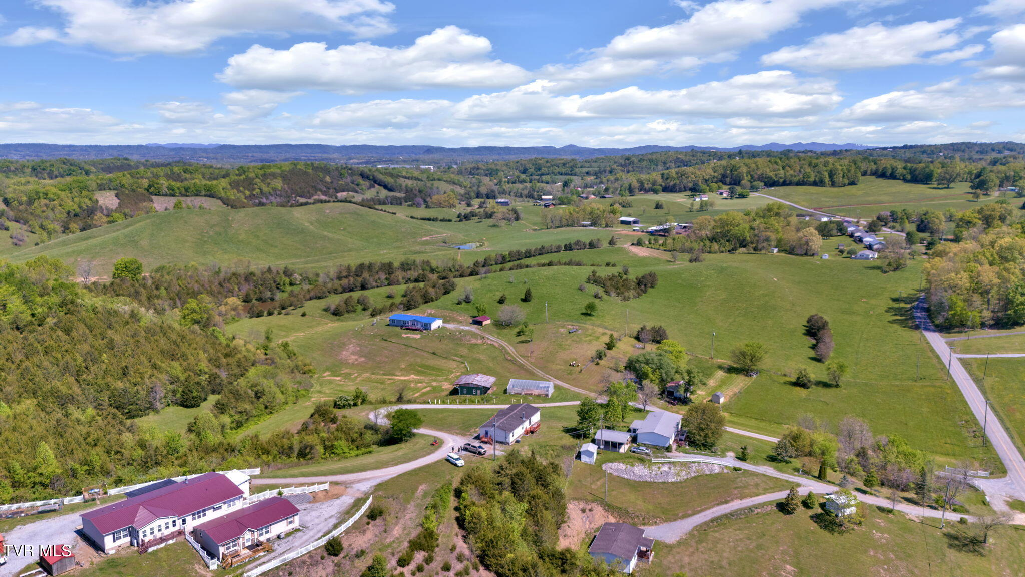 1176 Sinking Springs Road Midway, TN 37809 - Photo 36 of 40 12-web-or-mls-DJI_20231219021207_0836_D