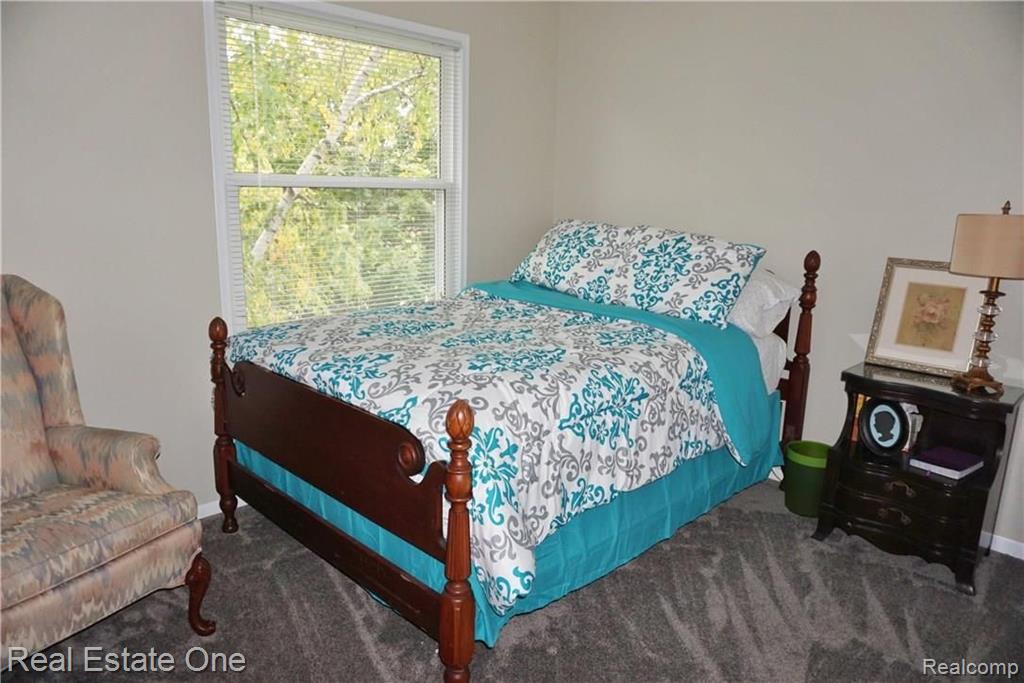 1620 Oakstone Drive Rochester Hills, MI 48309 - Photo 23 of 32