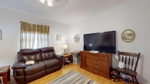 $109,900 | 2412 South B Street, Elwood, IN 46036