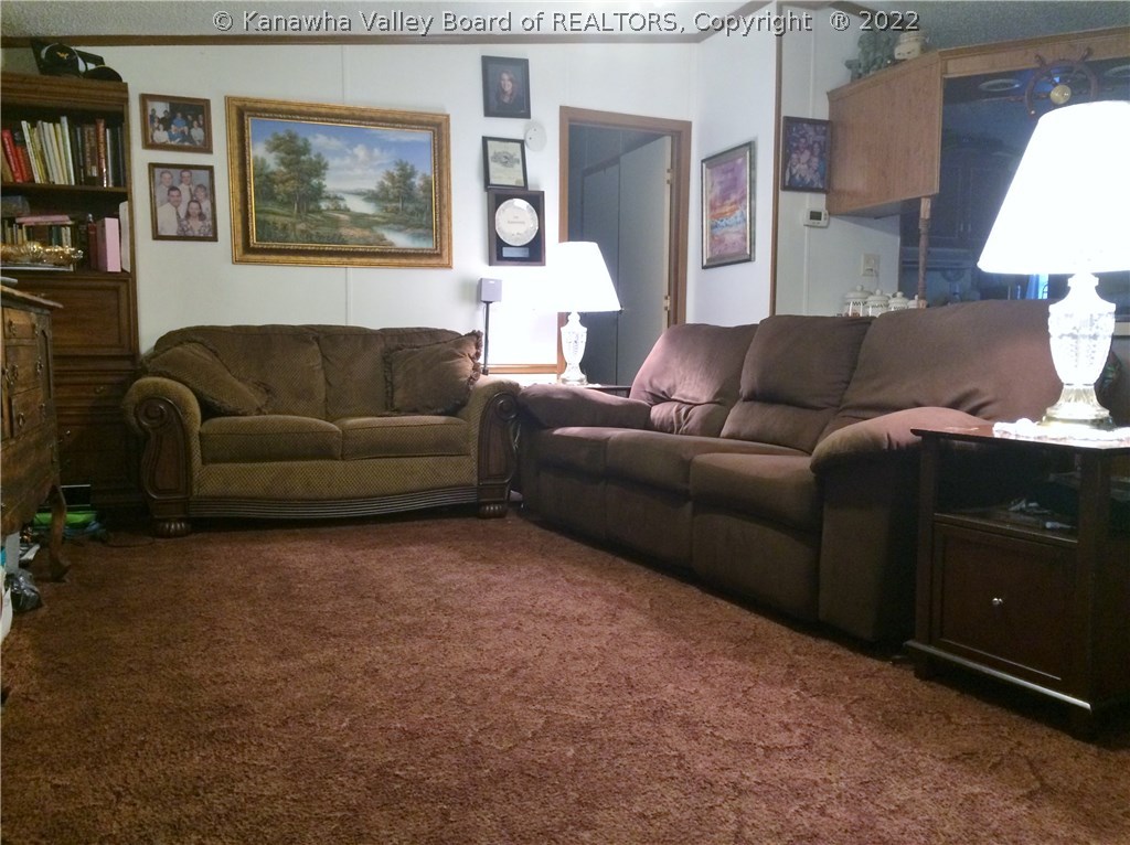 3551 Charleston Road Poca, WV 25159 - Photo 2 of 14 Living Room