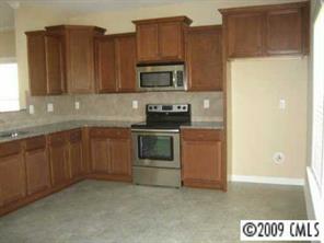 9827 Fernspray Road Charlotte, NC 28215 - Photo 2 of 3 Gallery Image 2