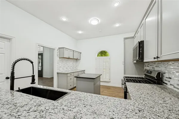 $585,000 | 600 Loch Chalet Court, Arlington, TX 76012