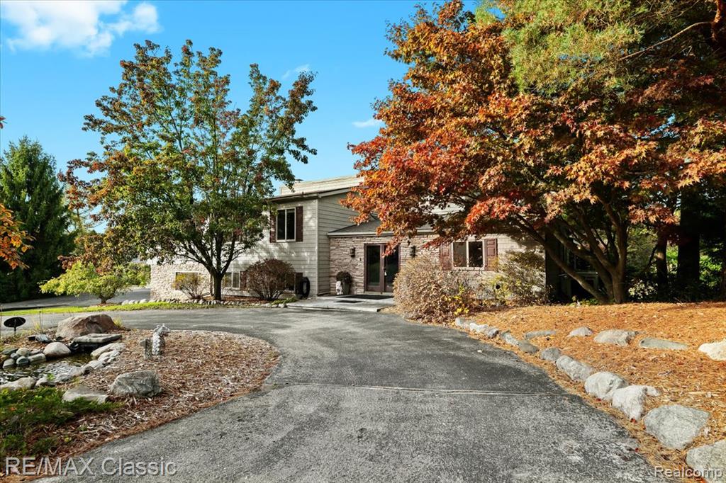 2345 East Commerce Road Milford, MI 48381 - Photo 3 of 77