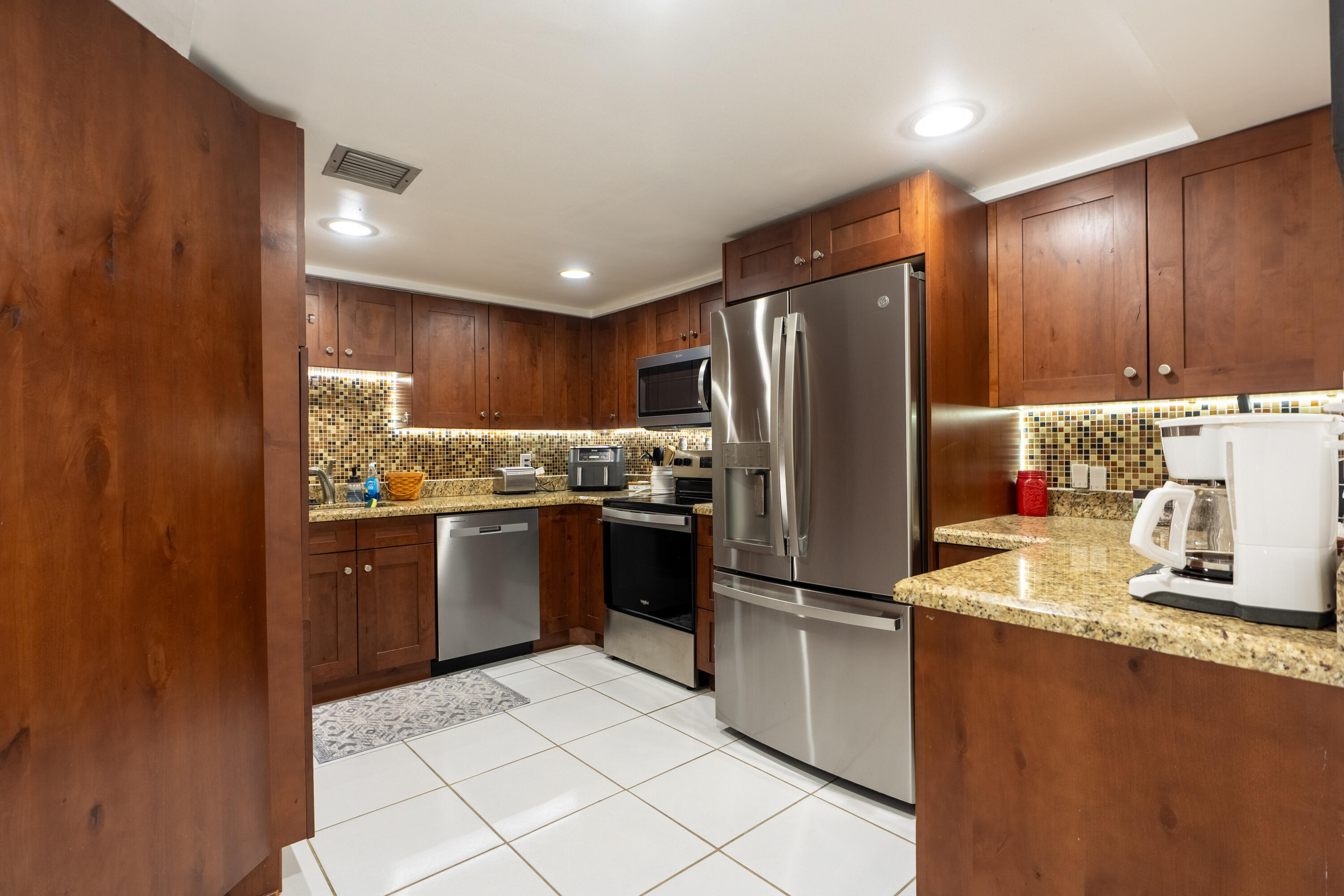 16401 Golf Club Road, Unit 113 Weston, FL 33326 - Photo 48 of 65 DSC01936