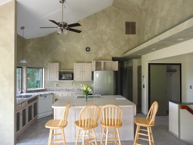 85 Raccoon Point Road Orcas Island, WA 98245 - Photo 4 of 13 Gallery Image 4