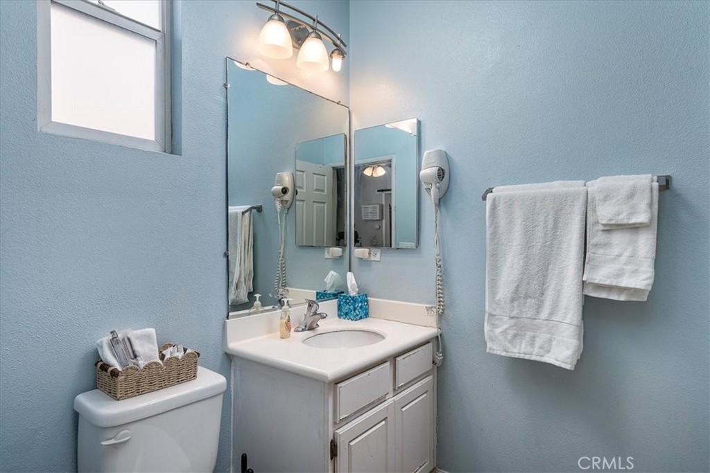 31982 Genoa Street Winchester, CA 92596 - Photo 38 of 49 Adjoining bath in next-gen/Airbnb suite.