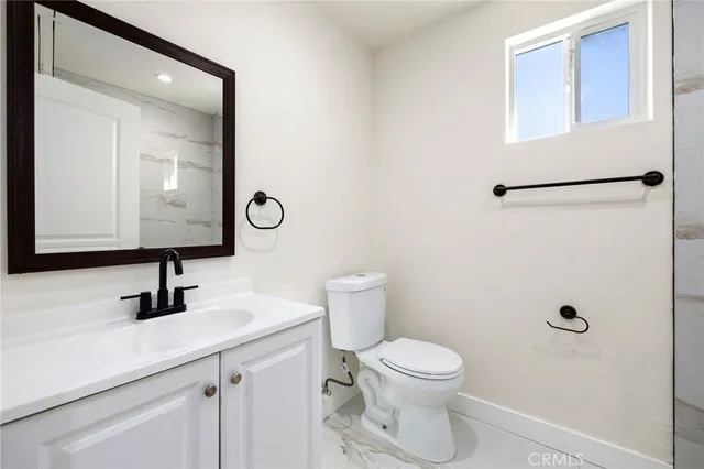 $3,700 | 6008 2nd Avenue, Los Angeles, CA 90043