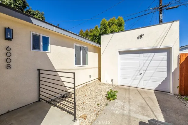 $3,700 | 6008 2nd Avenue, Los Angeles, CA 90043