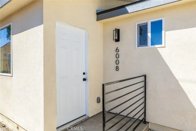 $3,700 | 6008 2nd Avenue, Los Angeles, CA 90043