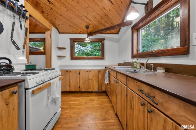 $450,000 | 20601 Maggie Lane, Olive Branch, IL 62969