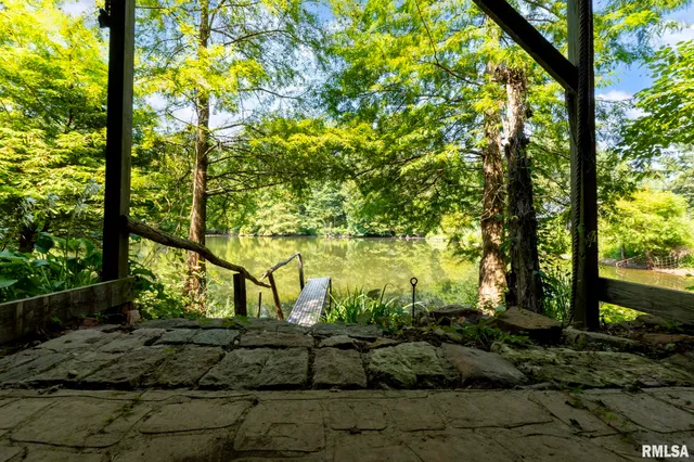 $450,000 | 20601 Maggie Lane, Olive Branch, IL 62969