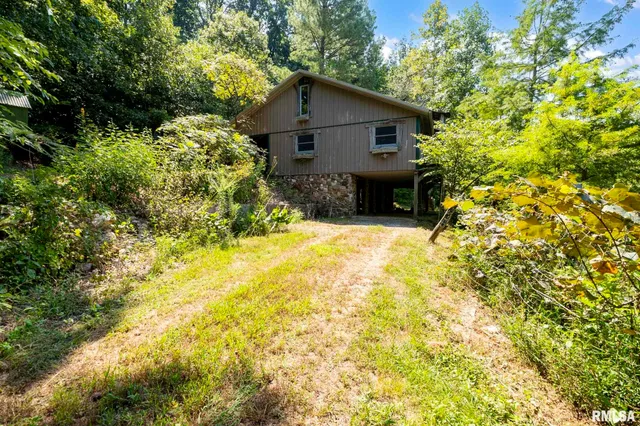 $450,000 | 20601 Maggie Lane, Olive Branch, IL 62969