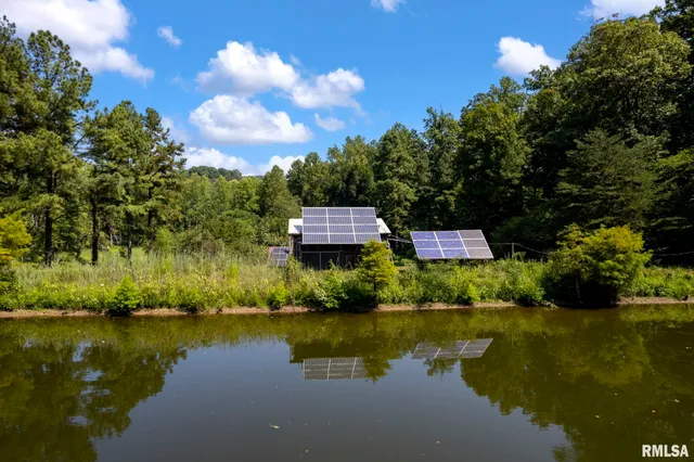 $450,000 | 20601 Maggie Lane, Olive Branch, IL 62969