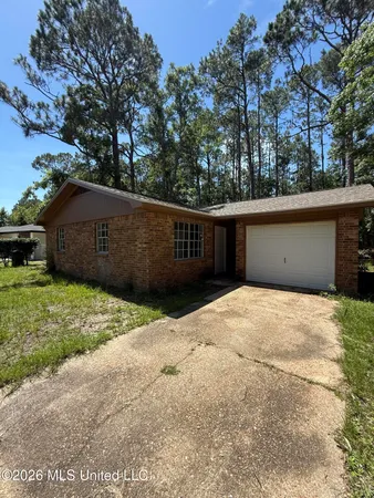 $1,100 | 1616 Courtney Drive, Gautier, MS 39553
