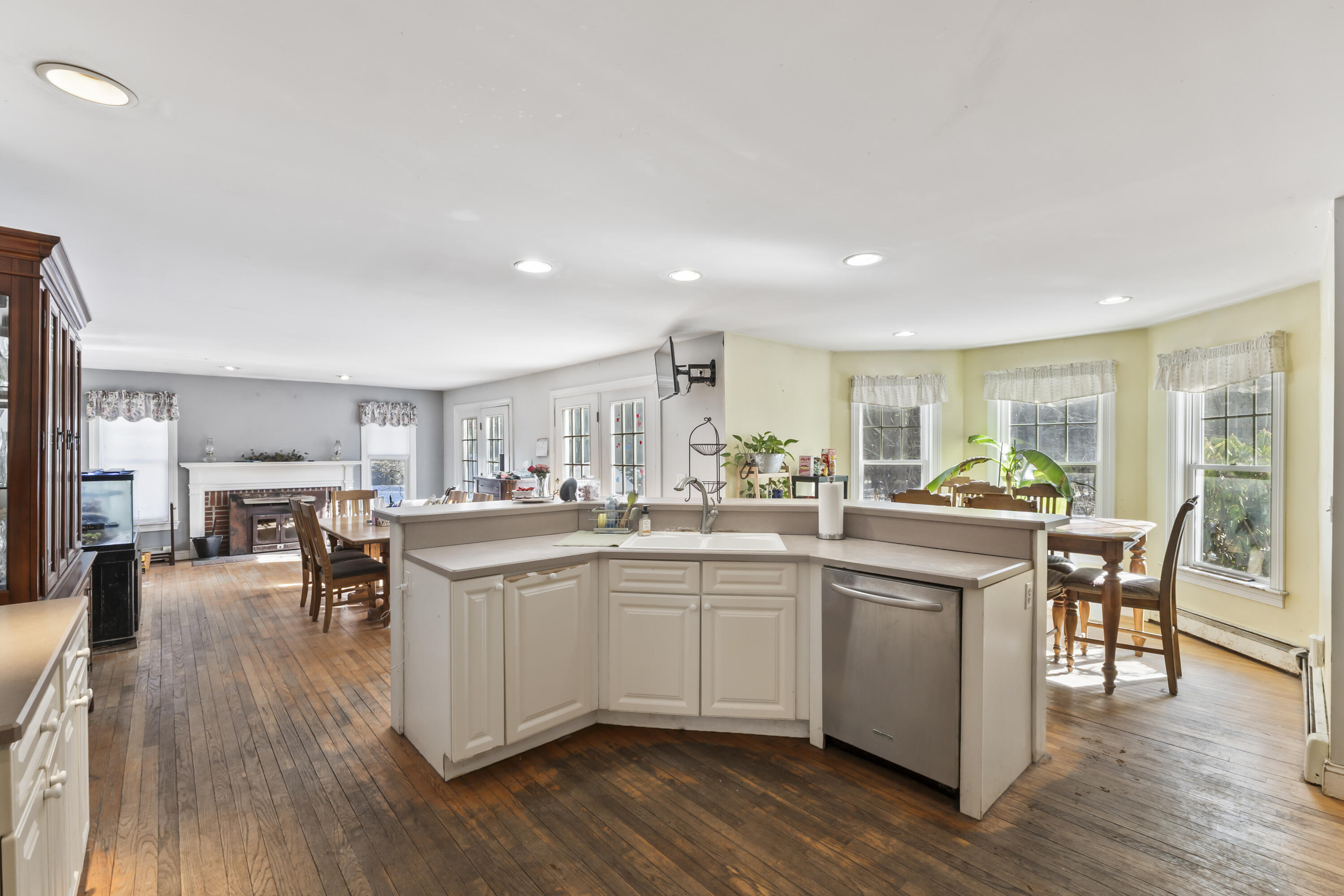 8 Days Landing Biddeford, ME 04005 - Photo 20 of 87 8 Days Landing_116