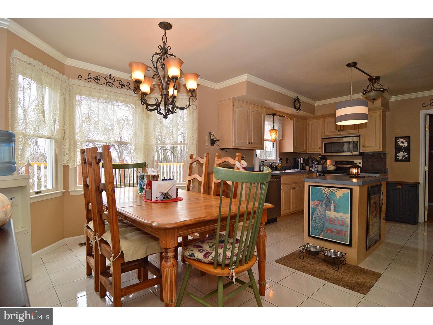 2711 Beacon Drive Sinking Spring, PA 19608 - Photo 6 of 25 Gallery Image 6