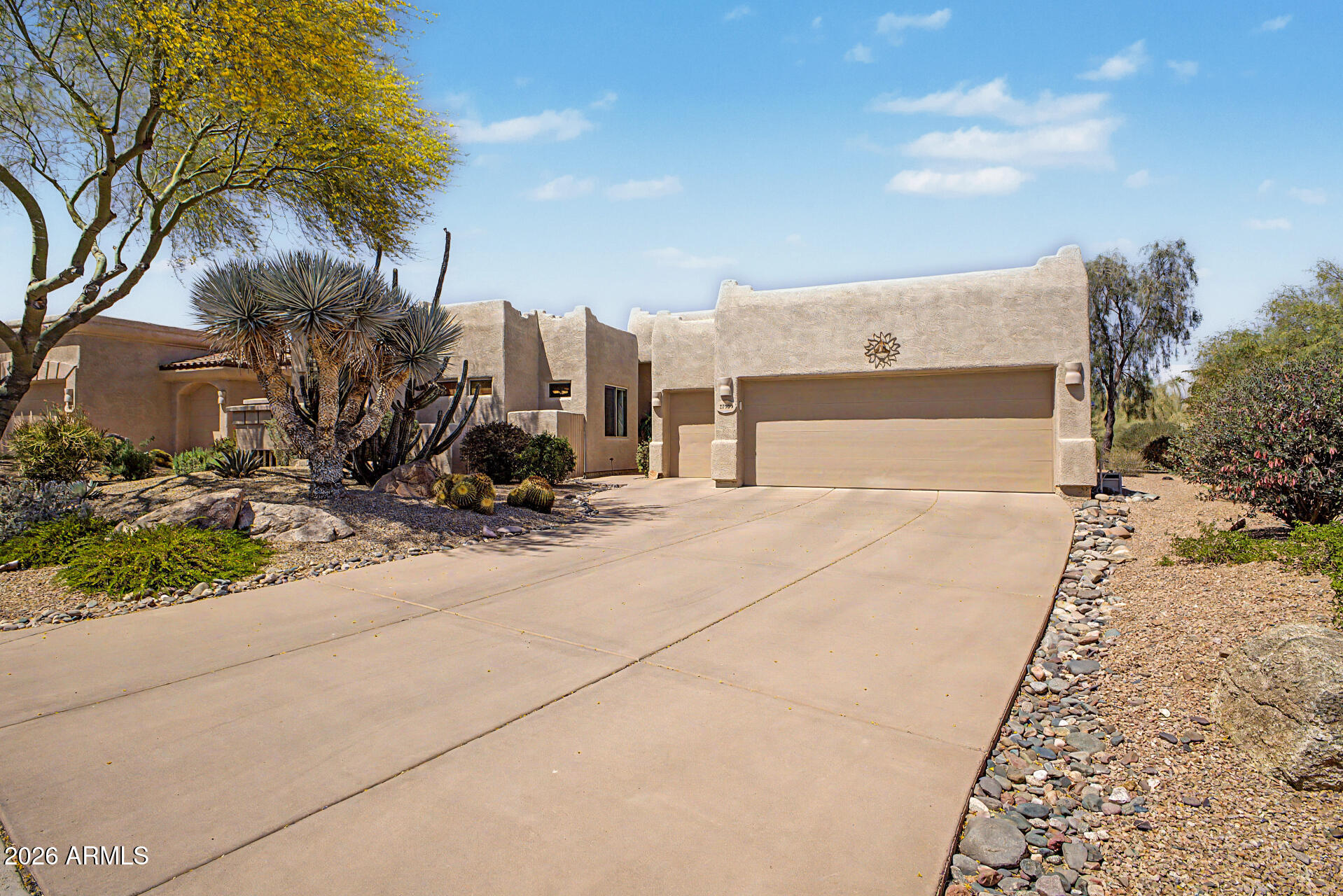 27909 North Quail Spring Road Rio Verde, AZ 85263 - Photo 4 of 52 a picture of a building