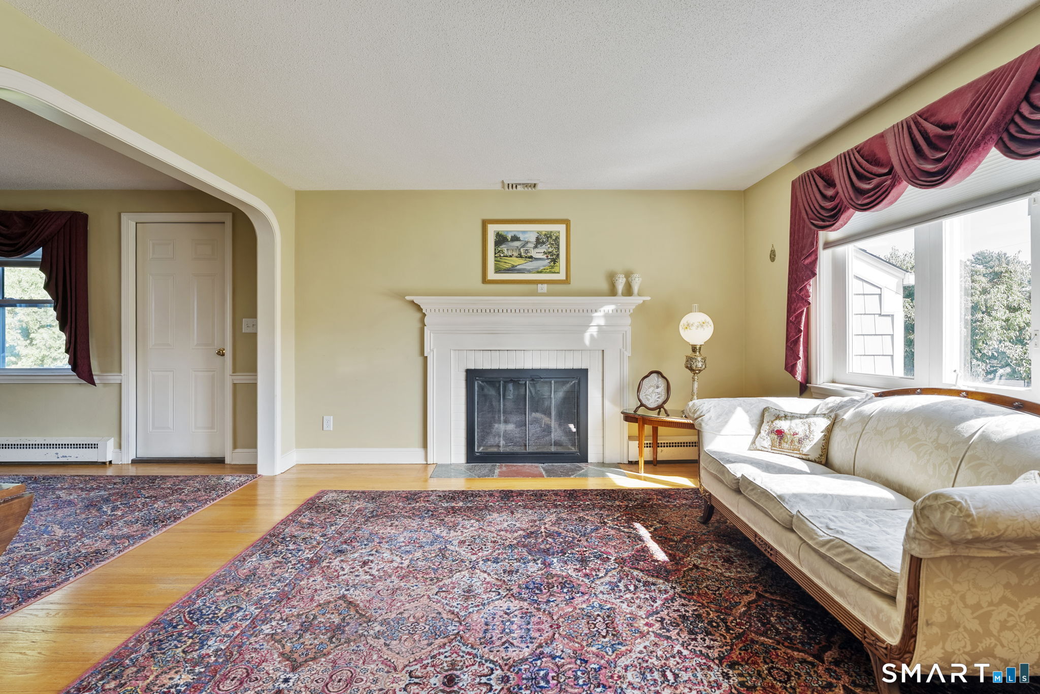 39 Clovercrest Road Wethersfield, CT 06109 - Photo 7 of 40 Gas fireplace