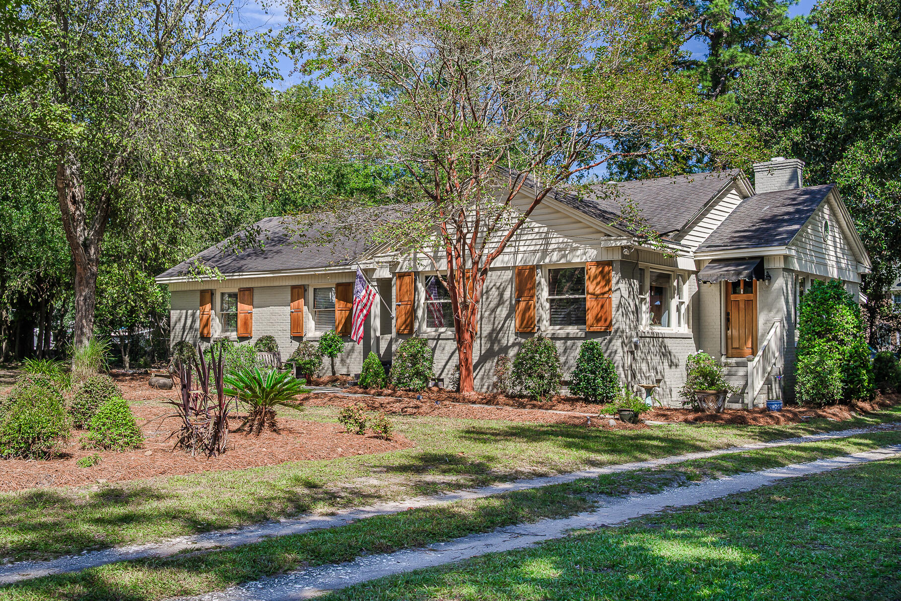 933 Lakeview Drive Mount Pleasant, SC 29464 - Photo 2 of 79 933Lakeview-4