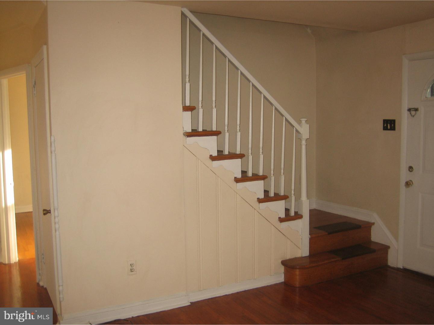 822 Lehigh Road Newark, DE 19711 - Photo 3 of 10 Living Room