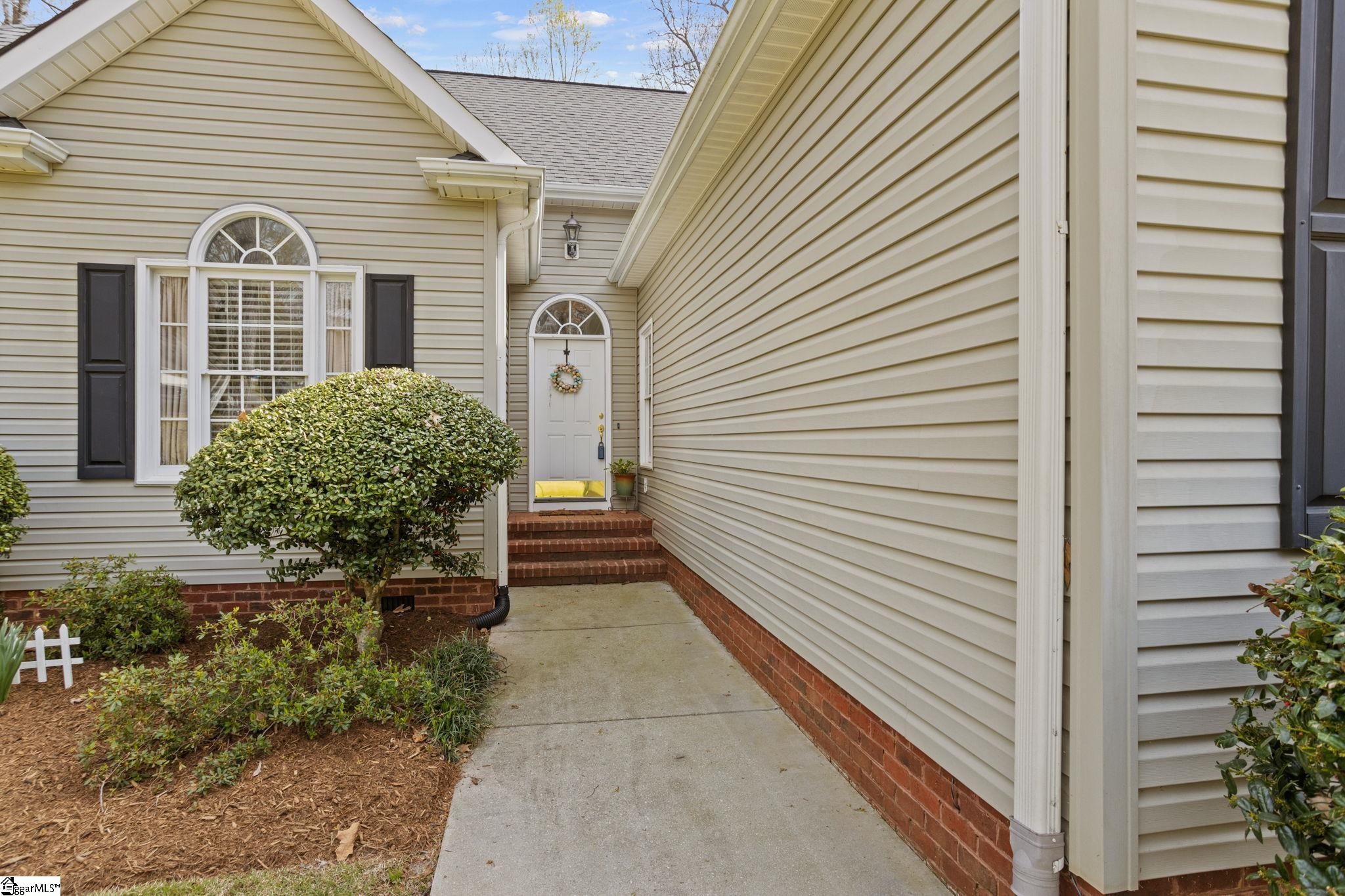 348 Camperdown Court Easley, SC 29642 - Photo 5 of 36 Gallery Image 5