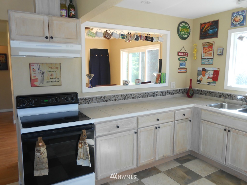 4177 Wishkah Road Aberdeen, WA 98520 - Photo 3 of 15 Gallery Image 3
