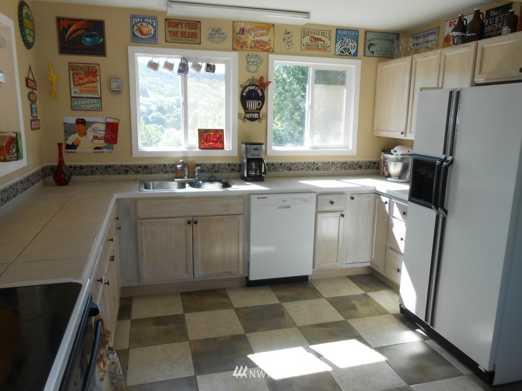 4177 Wishkah Road Aberdeen, WA 98520 - Photo 5 of 15 Gallery Image 5