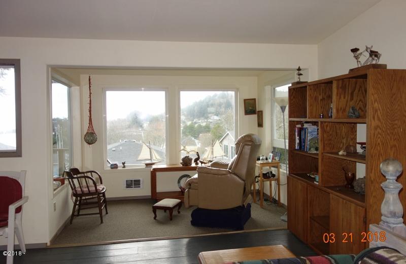 25 Southwest Briscoe Street Depoe Bay, OR 97341 - Photo 17 of 31 Tracy 029 (800x521)