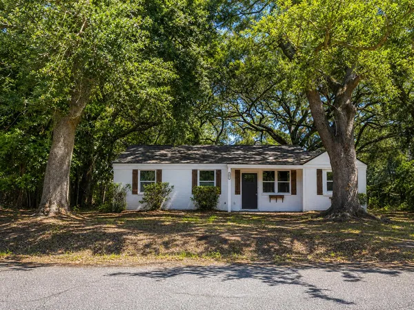 $5,500 | 1412 Pocahontas Street, Mount Pleasant, SC 29464