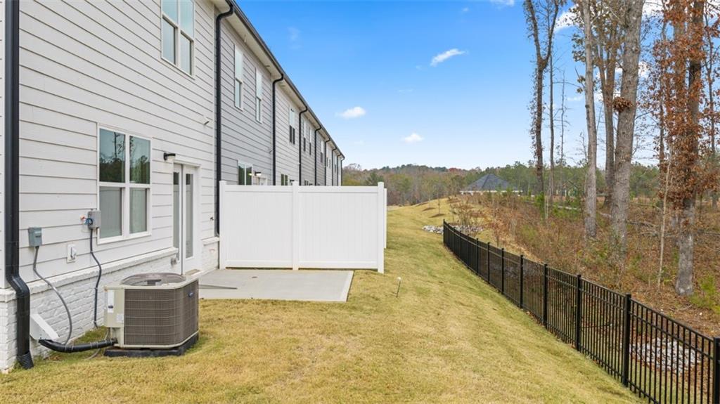241 Sound Circle Stockbridge, GA 30281 - Photo 6 of 70