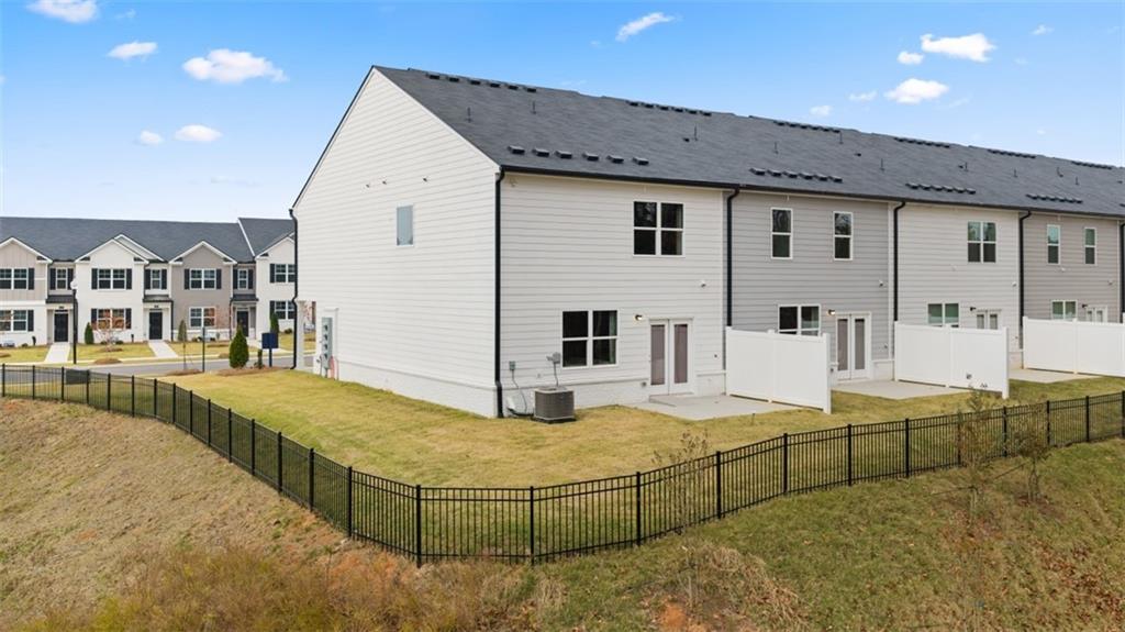 241 Sound Circle Stockbridge, GA 30281 - Photo 8 of 70