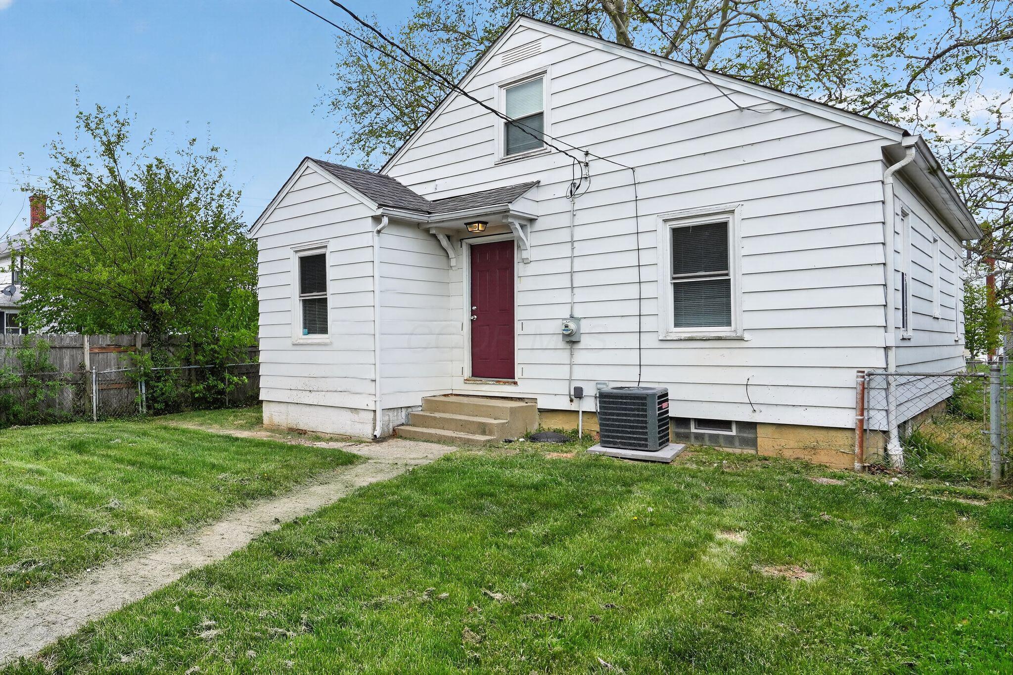 669 South Hampton Road Columbus, OH 43213 - Photo 4 of 28