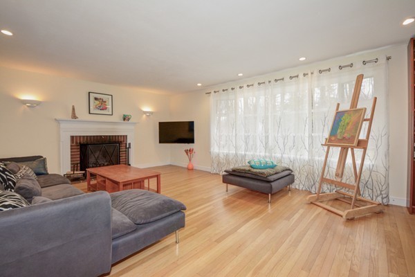 76 Warren Road Ashland, MA 01721 - Photo 5 of 30 Gallery Image 5