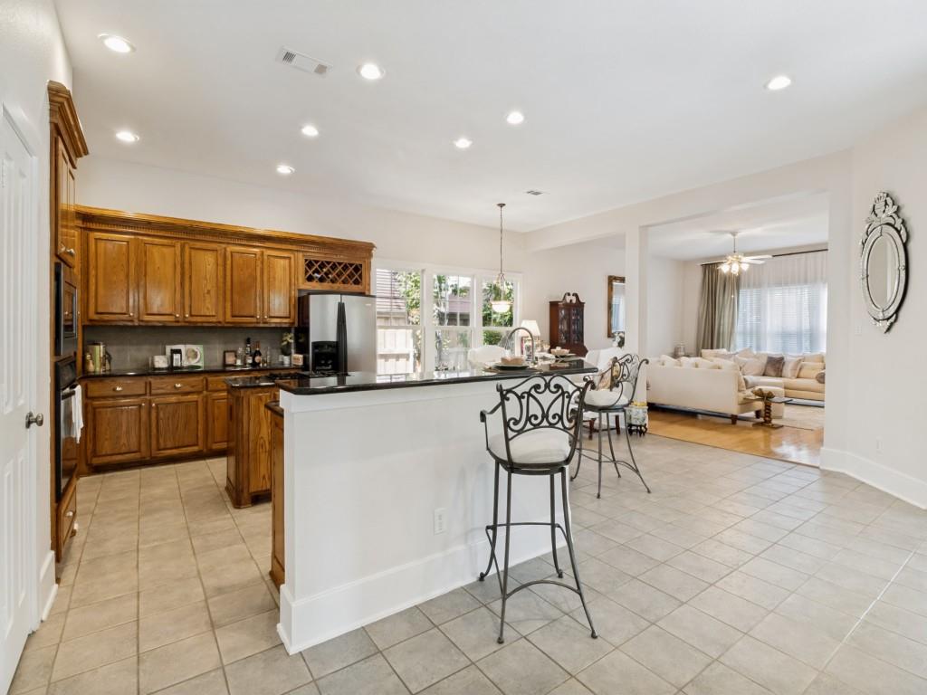 4947 Reiger Avenue Dallas, TX 75214 - Photo 13 of 35 space for more bar stools