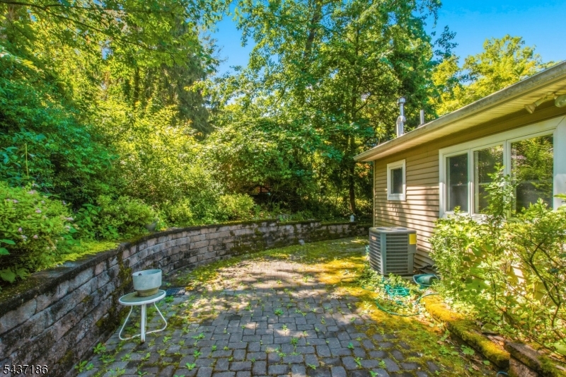 139 Mohawk Trail Wayne, NJ 07470 - Photo 24 of 26