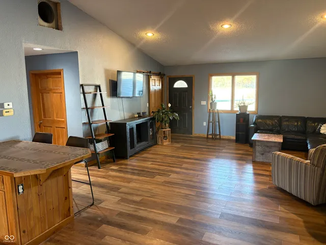 $325,000 | 908 South Division Street, Cayuga, IN 47928