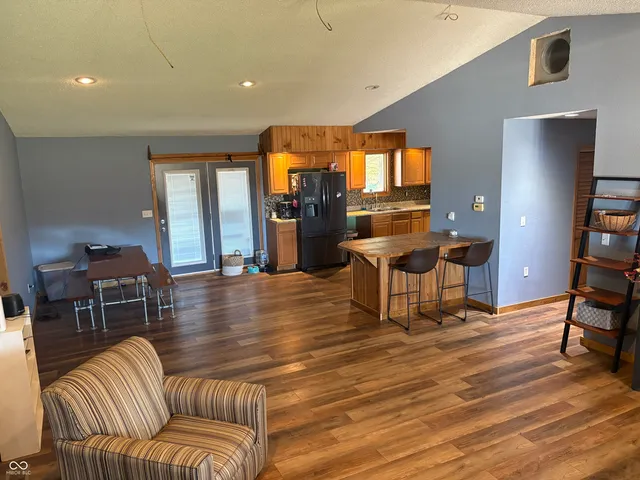 $325,000 | 908 South Division Street, Cayuga, IN 47928