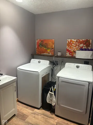 $325,000 | 908 South Division Street, Cayuga, IN 47928